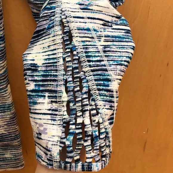 Lululemon True Self Crop *like NEW*! - Picture 4 of 5